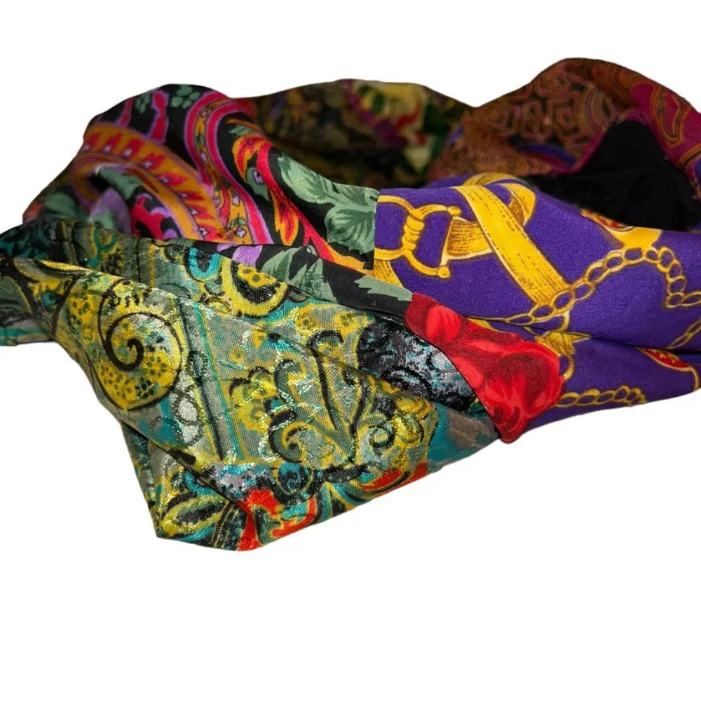 Vintage 80s Vibrant very cool rich Baroque floral print fringe scarf wrap